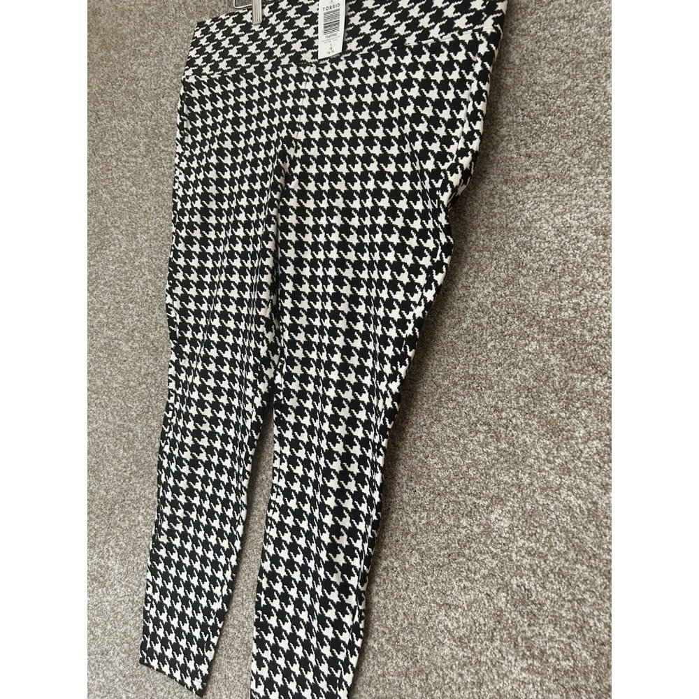 Torrid Slim Fix Houndstooth High Rise Pull On Pixie Work Pant Size 1XL - Picture 2 of 8